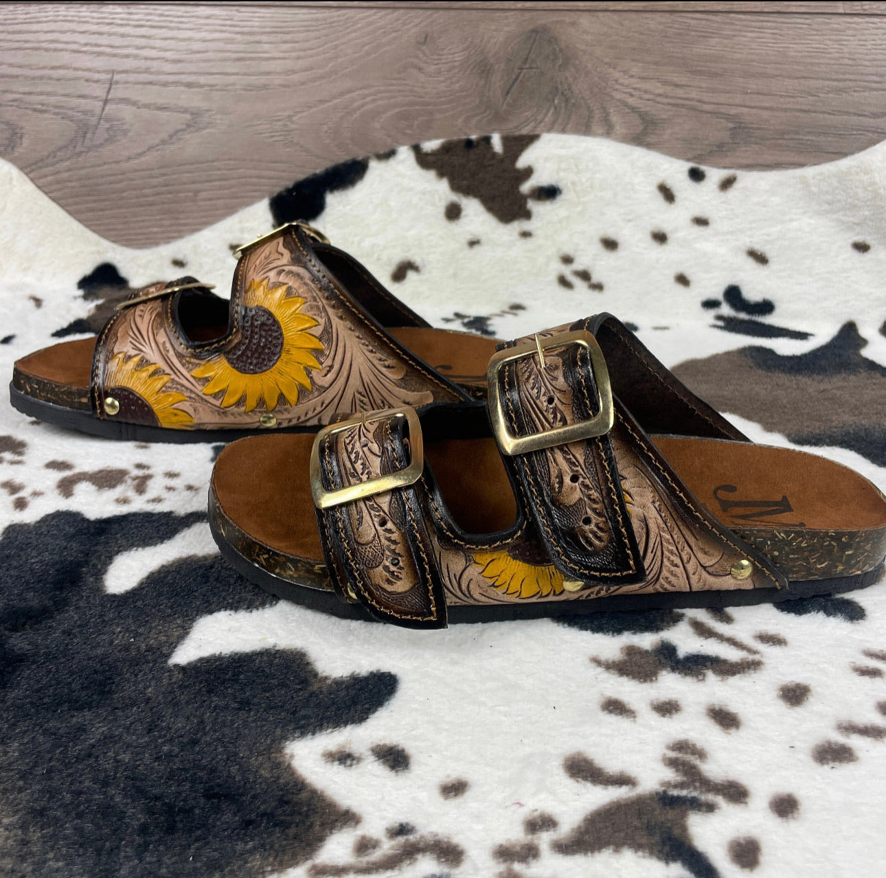 Beautiful handmade hand tooled leather double strap sandals - Size 10US models